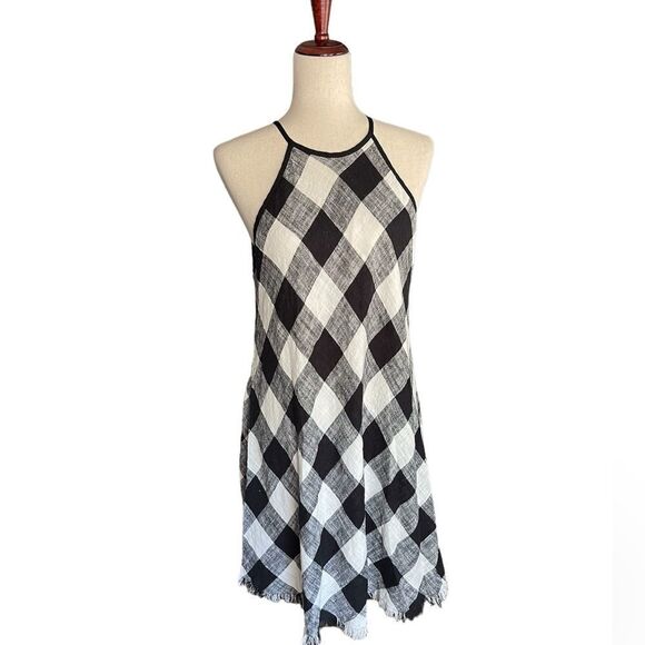 Dresses & Skirts - Bella Dahl black and white buffalo plaid halter dress with raw hem size M